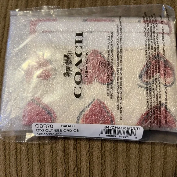Coach Essential Card Case
With Quilting And Heart Print NWT w/packaging - Picture 3 of 5